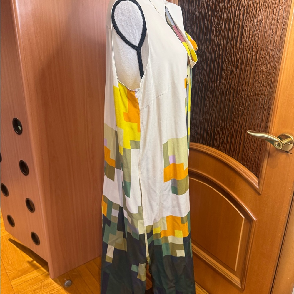 Akris Pixel Flowers Sleeveless Silk Crepe
Shirtdress 16 - Picture 8 of 16